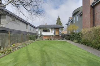 Photo 1: 3933 W 32ND Avenue in Vancouver: Dunbar House for sale (Vancouver West)  : MLS®# R2294195