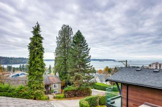 Photo 3: 1091 ESQUIMALT Avenue in West Vancouver: Sentinel Hill House for sale : MLS®# R2874323