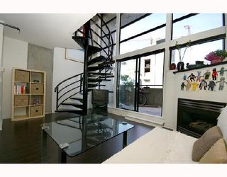 Photo 2: 313 428 W 8TH Avenue in Vancouver: Mount Pleasant VW Condo for sale in "XL LOFTS" (Vancouver West)  : MLS®# V667228