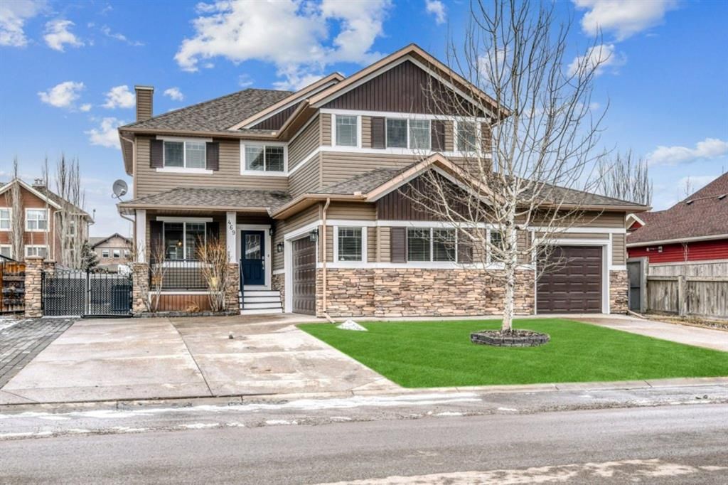 Terrific curb appeal in this fully finished home!
