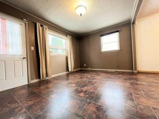 Photo 11: 135 7th Avenue Southeast in Dauphin: R30 Residential for sale (R30 - Dauphin and Area)  : MLS®# 202223780