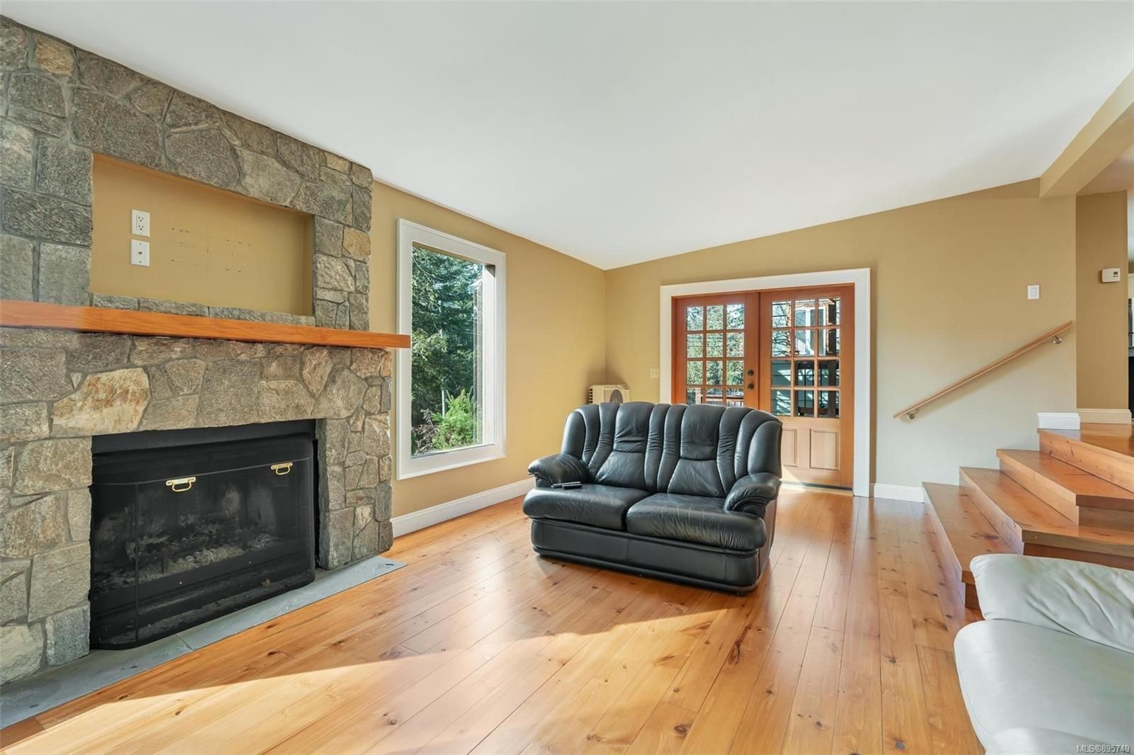 Photo 5: Photos: 921 Aros Rd in Cobble Hill: ML Cobble Hill House for sale (Malahat & Area)  : MLS®# 895749