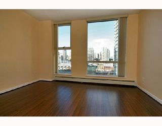 Photo 8: 1502 1009 EXPO Boulevard in Vancouver: Downtown VW Condo for sale in "LANDMARK 33" (Vancouver West)  : MLS®# V680406