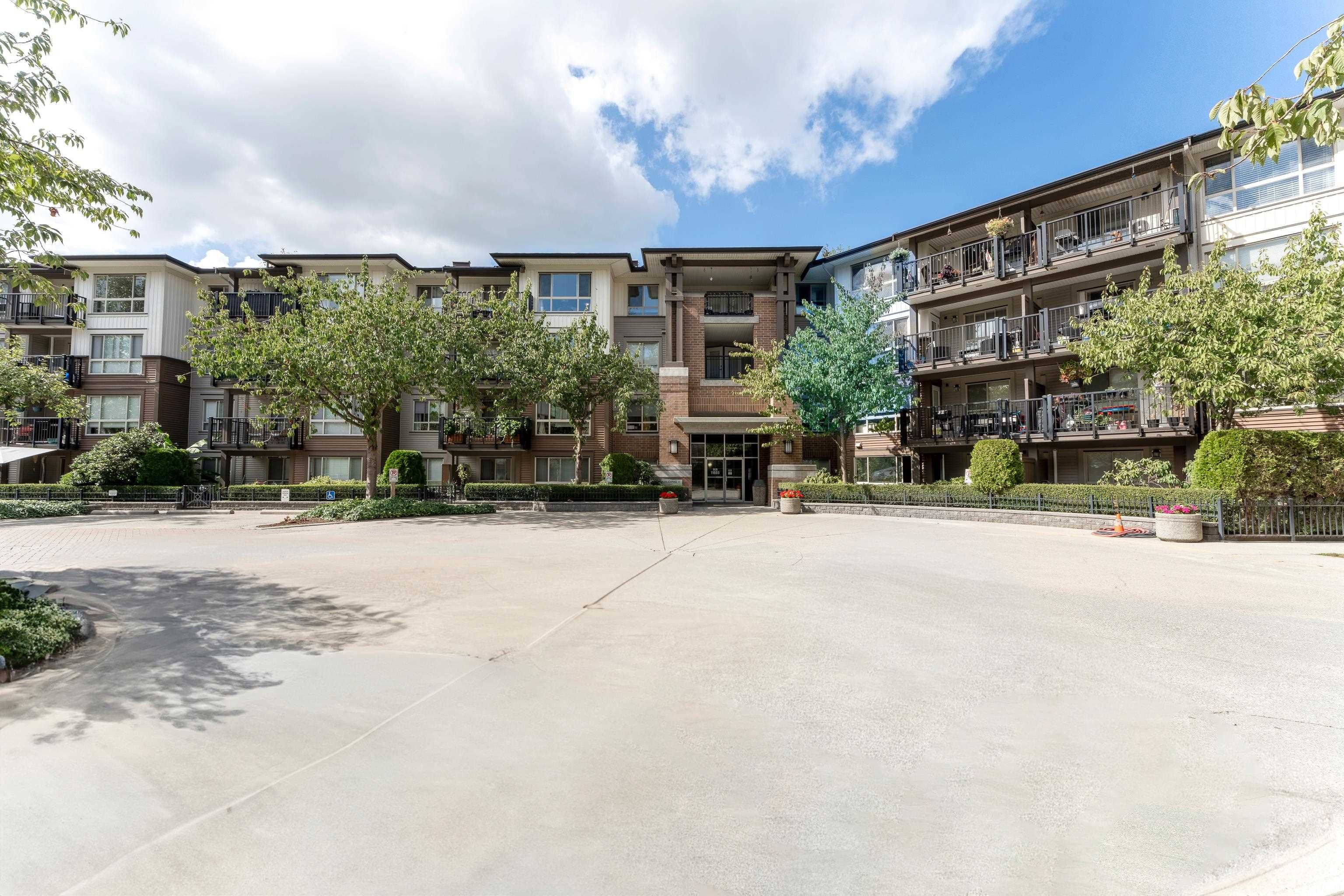 Main Photo: 412 11665 HANEY Bypass in Maple Ridge: West Central Condo for sale in "Haneys Landing" : MLS®# R2817406