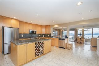 Photo 4: 8520 SEASCAPE Court in West Vancouver: Howe Sound Townhouse for sale in "Seascapes" : MLS®# R2384600