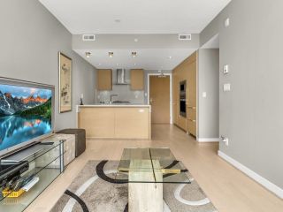 Photo 4: PH5 505 W 30TH Avenue in Vancouver: Cambie Condo for sale (Vancouver West)  : MLS®# R2895201