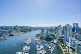 Photo 4: 3903 1033 MARINASIDE Crescent in Vancouver: Yaletown Condo for sale in "QUAYWEST" (Vancouver West)  : MLS®# R2836506