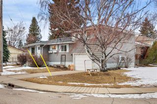 Main Photo: 503 42 Street SW in Calgary: Wildwood Detached for sale : MLS®# A2113492