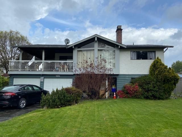 FEATURED LISTING: 3325 CARDINAL Drive Burnaby