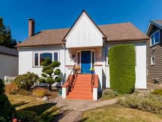 Photo 2: 4637 W 13TH Avenue in Vancouver: Point Grey House for sale in "Point Grey" (Vancouver West)  : MLS®# R2726308