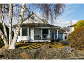 Photo 3: 2554 Rhondda Crescent in Kelowna: House for sale : MLS®# 10306922