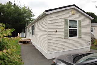 Photo 1: 8 Richards Street in Bridgewater: 405-Lunenburg County Residential for sale (South Shore)  : MLS®# 202219768