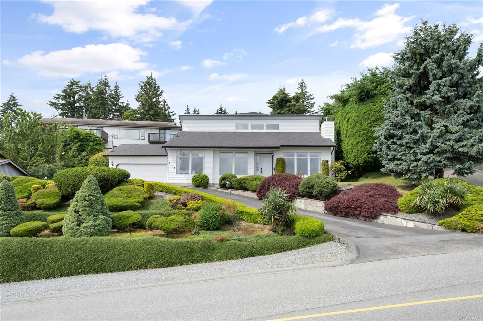 Main Photo: 1155 College Dr in Nanaimo: Na University District House for sale : MLS®# 916051