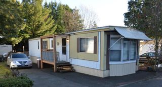 Photo 1: 24 6571 KING GEORGE Boulevard in Surrey: West Newton Manufactured Home for sale in "Newton Mobile Home Park" : MLS®# R2742795
