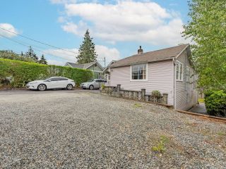 Photo 3: 7697 CEDAR Street in Mission: Mission BC House for sale : MLS®# R2691042