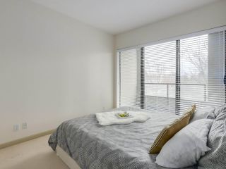Photo 11: 408 7368 SANDBORNE Avenue in Burnaby: South Slope Condo for sale in "MAYFAIR 1" (Burnaby South)  : MLS®# R2380990