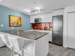 Photo 6: 3208 128 W CORDOVA Street in Vancouver: Downtown VW Condo for sale in "Woodward's 43" (Vancouver West)  : MLS®# R2849813