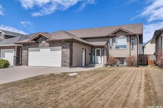 Photo 2: 304 Nicklaus Drive in Warman: Residential for sale : MLS®# SK966799