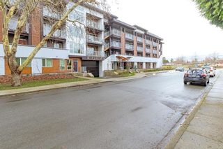 Photo 1: 302 2319 Brethour Ave in Sidney: Si Sidney North-East Condo for sale : MLS®# 951554