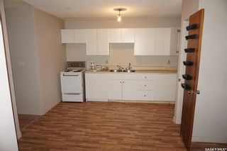 Photo 2: 143 THOMSON Avenue in Regina: Glencairn Village Residential for sale : MLS®# SK920657