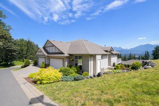 Photo 1: 78 8590 SUNRISE Drive in Chilliwack: Chilliwack Mountain Townhouse for sale in "Maple Hills" : MLS®# R2704680