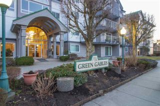 Photo 1: 403 32044 OLD YALE Road in Abbotsford: Abbotsford West Condo for sale in "GREEN GABLES" : MLS®# R2350594