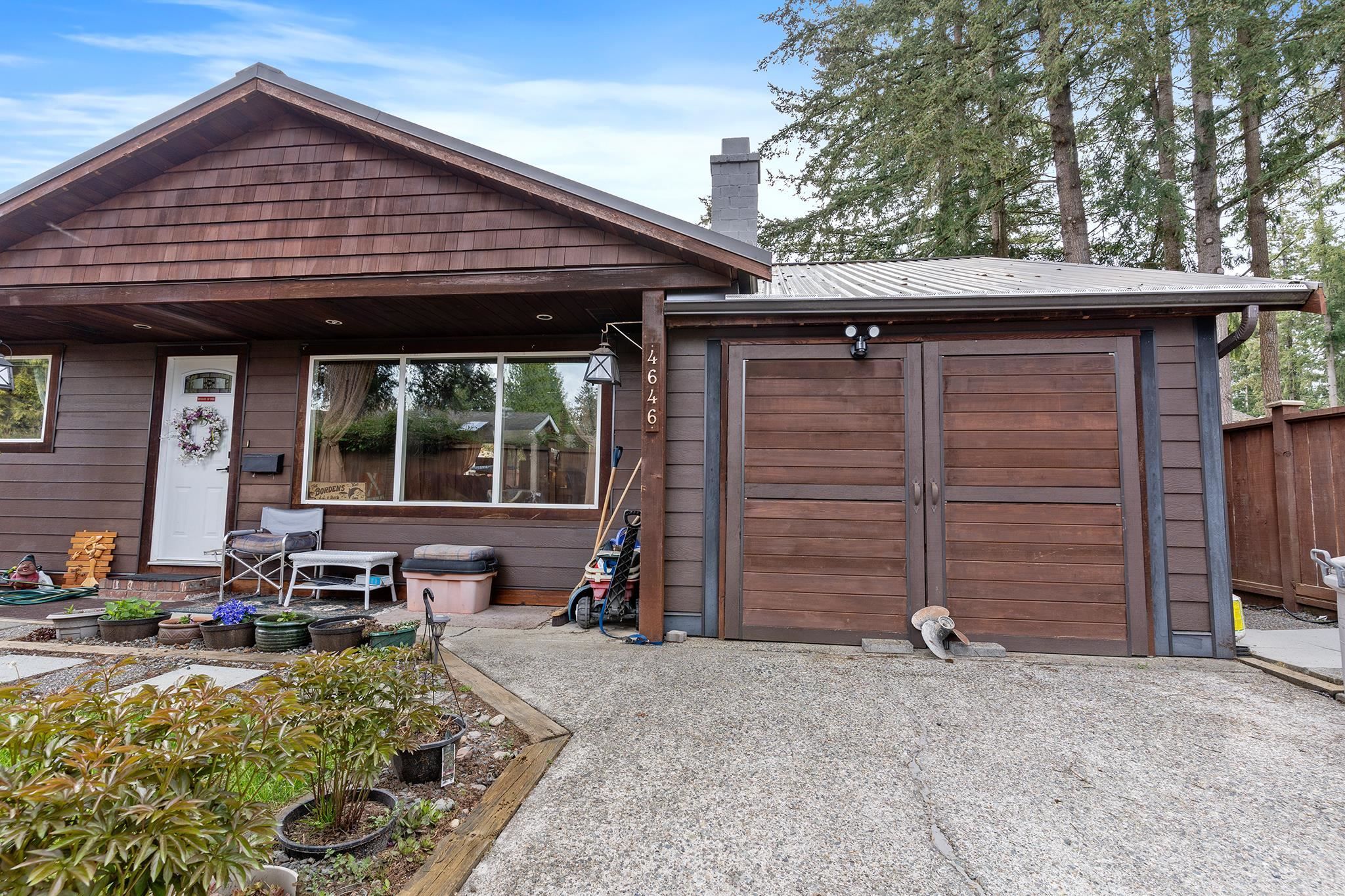 Main Photo: 4646 199A Street in Langley: Langley City House for sale : MLS®# R2681927