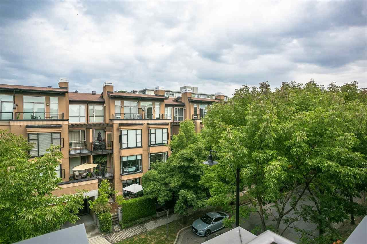Photo 18: Photos: 409 2181 W 12TH Avenue in Vancouver: Kitsilano Condo for sale in "Carlings" (Vancouver West)  : MLS®# R2405478