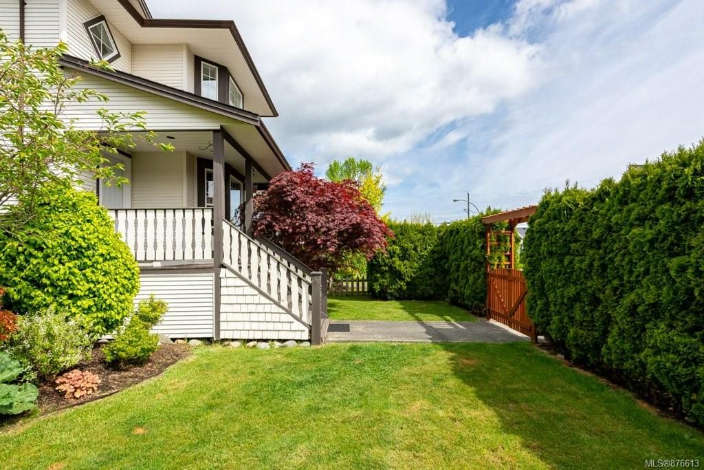 Photo 3: Photos: 3299 Tenth St in Cumberland: CV Cumberland House for sale (Comox Valley)  : MLS®# 876613
