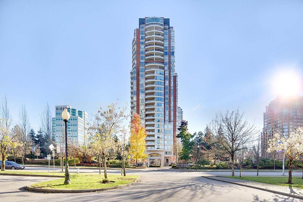 Main Photo: 605 6838 STATION HILL Drive in Burnaby: South Slope Condo for sale in "BELGRAVIA" (Burnaby South)  : MLS®# R2325040