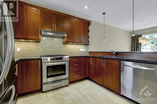 Photo 5: 51 HAMILTON AVENUE N in Ottawa: House for rent : MLS®# 1358134