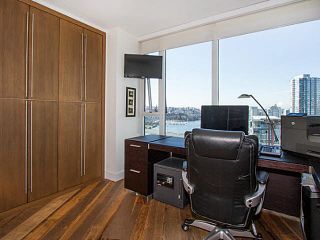 Photo 13: 2203 8 SMITHE Mews in Vancouver: Yaletown Condo for sale in "FLAGSHIP" (Vancouver West)  : MLS®# V1109276