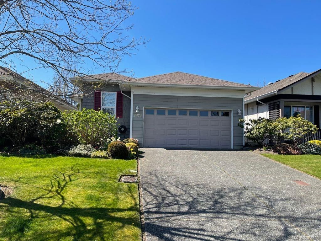 Main Photo: 7974 Polo Park Cres in Central Saanich: CS Saanichton House for sale : MLS®# 873839