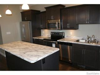 Photo 2: 1158 LINDSAY Street in Regina: Eastview Single Family Dwelling for sale (Regina Area 03)  : MLS®# 574052