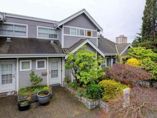 Photo 1: 8 700 ST. GEORGES Avenue in North Vancouver: Central Lonsdale Townhouse for sale : MLS®# R2329116