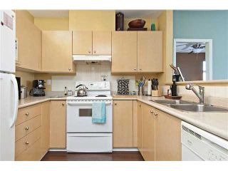 Photo 6: # 303 580 12TH ST in New Westminster: Uptown NW Condo for sale in "THE REGENCY" : MLS®# V912758
