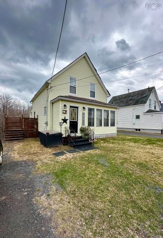 Photo 1: 48 Hillside Road in Hillside: 108-Rural Pictou County Residential for sale (Northern Region)  : MLS®# 202306764