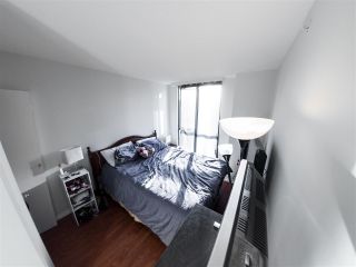 Photo 4: 2001 1188 HOWE Street in Vancouver: Downtown VW Condo for sale (Vancouver West)  : MLS®# R2085455