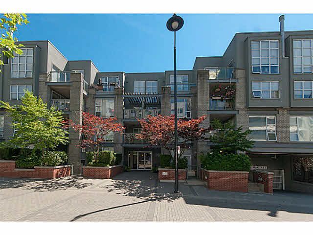 Main Photo: 106 2288 MARSTRAND Avenue in Vancouver: Kitsilano Condo for sale in "DUO" (Vancouver West)  : MLS®# V1132743