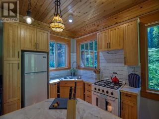 Photo 7: 3056/3060 VANCOUVER BLVD in Savary Island: House for sale : MLS®# 17800