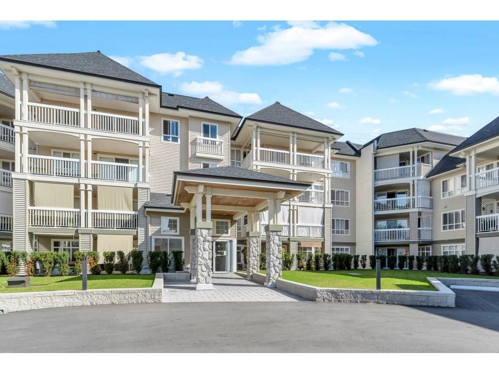 Main Photo: 117 22022 49 Avenue in Langley: Murrayville Condo for sale in "Murray Green" : MLS®# R2620462
