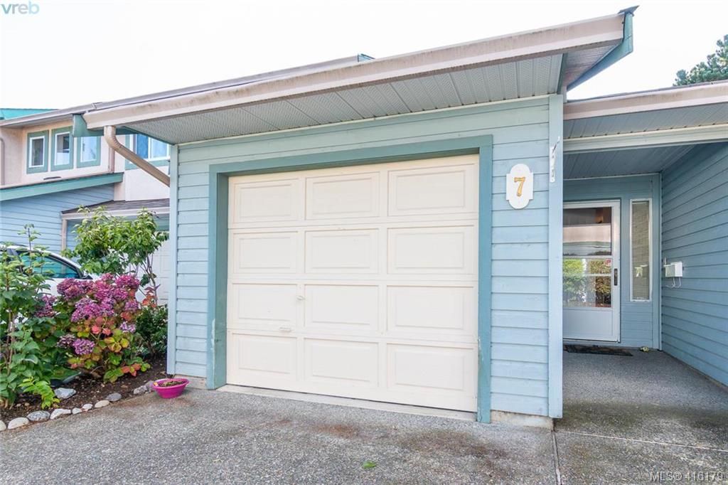 Main Photo: 7 515 Mount View Ave in VICTORIA: Co Hatley Park Row/Townhouse for sale (Colwood)  : MLS®# 825575