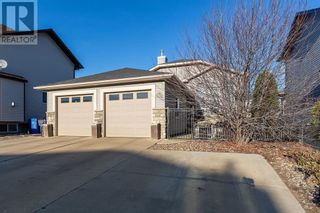 Photo 2: 4919 Southlands Drive SE in Medicine Hat: House for sale : MLS®# A2092432