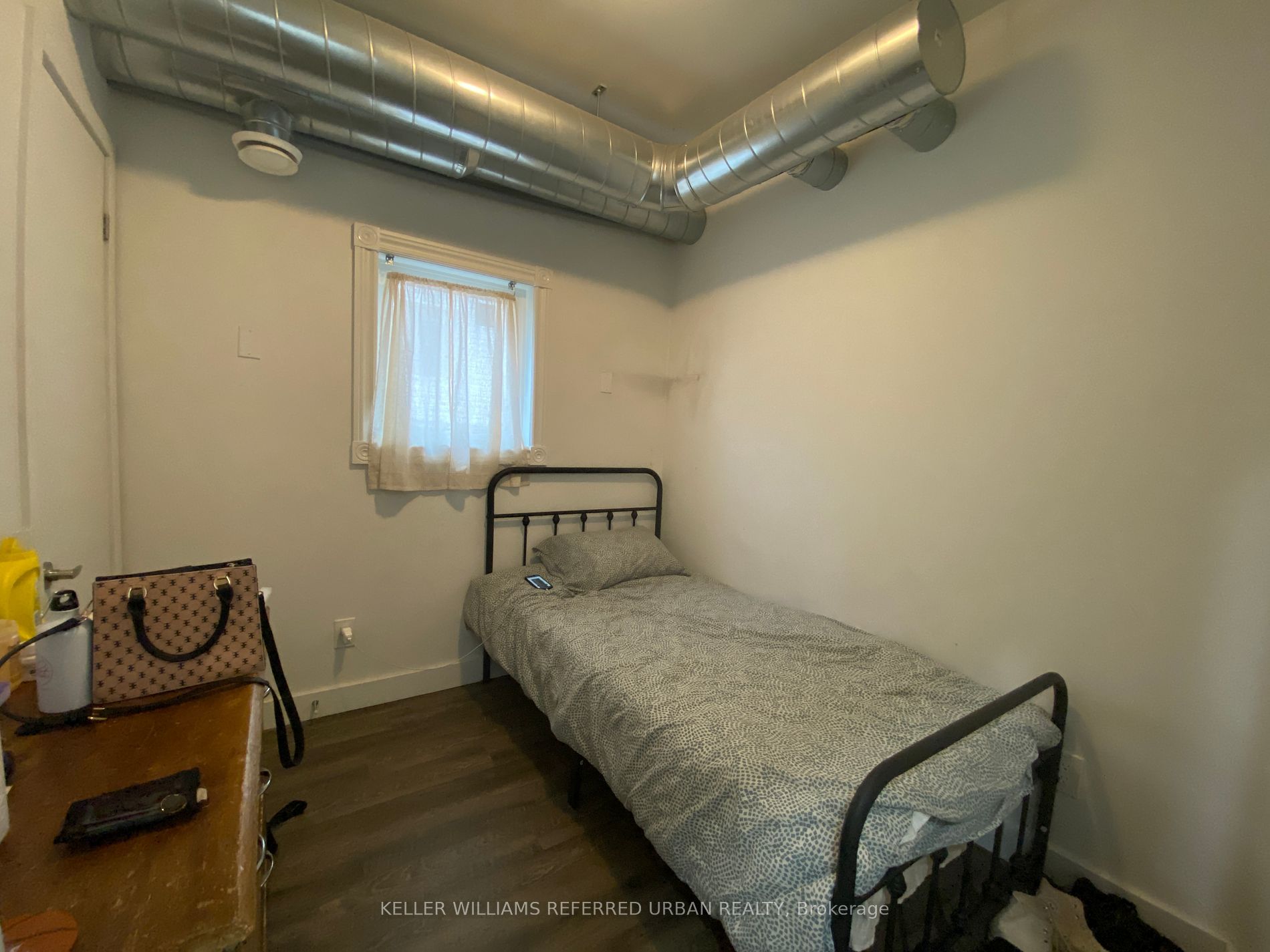 Main Photo: Room 2 344 Bartlett Avenue N in Toronto: Dovercourt-Wallace Emerson-Junction House (2-Storey) for lease (Toronto W02)  : MLS®# W8031892