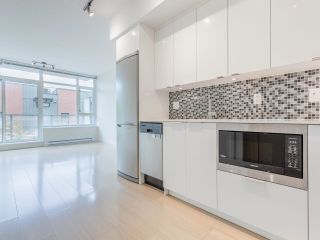 Photo 8: 325 2788 PRINCE EDWARD Street in Vancouver: Mount Pleasant VE Condo for sale in "Uptown" (Vancouver East)  : MLS®# R2702456