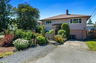 Photo 1: 3246 Doncaster Dr in Saanich: SE Cedar Hill House for sale (Saanich East)  : MLS®# 909651