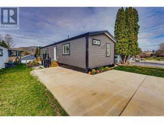 Photo 1: 1600 43 Avenue Unit# 2 Harwood: Okanagan Shuswap Real Estate Listing: MLS®# 10309028