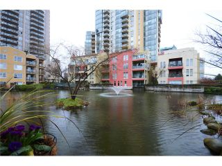 Photo 12: # 115 3 RENAISSANCE SQ in New Westminster: Quay Condo for sale : MLS®# V1044236