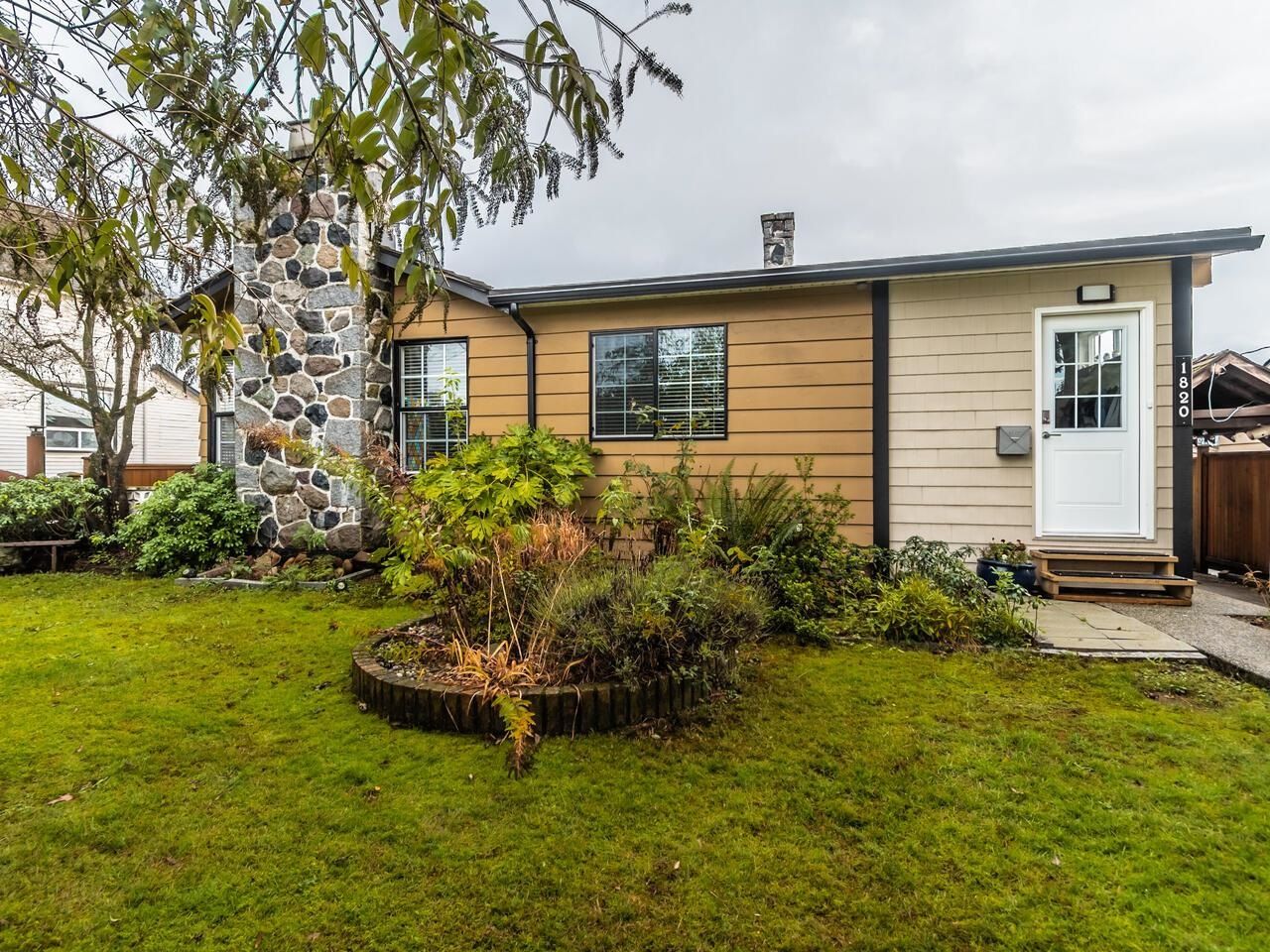Main Photo: 1820 TENTH Avenue in New Westminster: West End NW House for sale : MLS®# R2633142