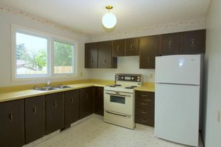 Photo 7: 112 ABERGALE Close NE in Calgary: Abbeydale House for sale : MLS®# C4144518